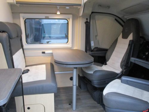 Sunlight Cliff 640 Tough van Single beds photo: 4