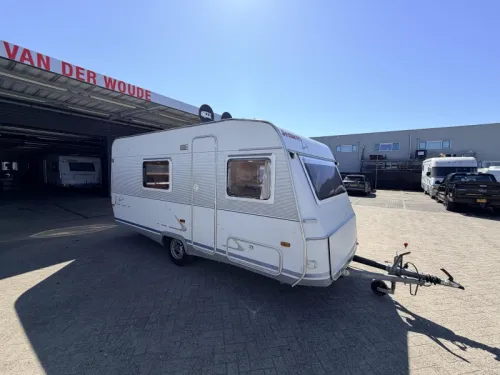 Dethleffs Family 490 TK Family Caravan with awning photo: 1