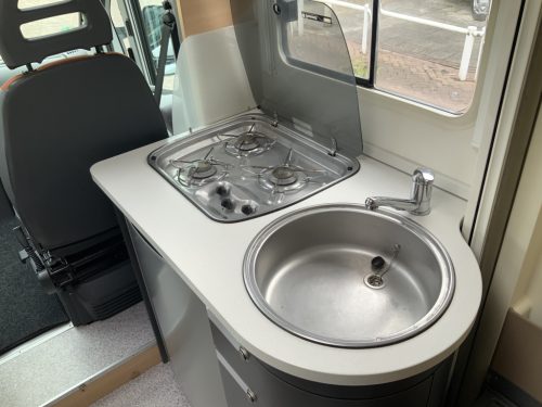 Knaus Van Ti 600 ME &ndash; Complete 3 liter 160 HP Semi-integrated, fixed bed, half-dinette, swivel seats Motorhome centre on the road photo: 16