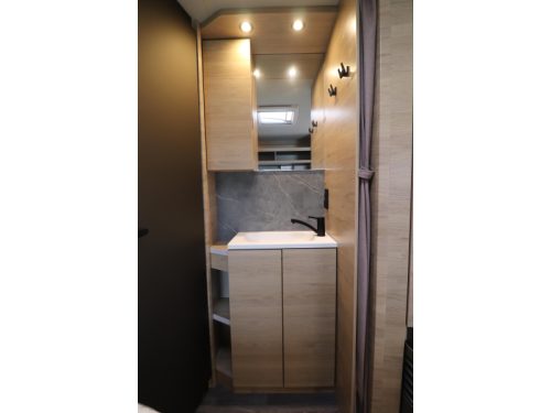 Weinsberg CaraOne Edition HOT 450 FU MODEL 2026 French bed 927 photo: 10