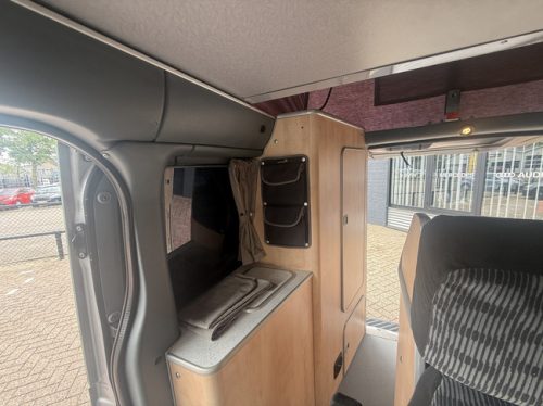 Westfalia ford nugget 4 berths air conditioning pop-top roof alloy wheels parking heater tow bar solar panel bearlock photo: 23