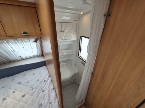 Hobby De Luxe 460 UFE mit Markise Foto: 12