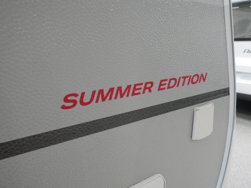 Dethleffs Summer Edition 530 DR U-shaped dinette + Queensbed photo: 3