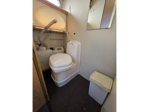 Kip Kompakt 420 EK Fixed toilet and awning! photo: 13