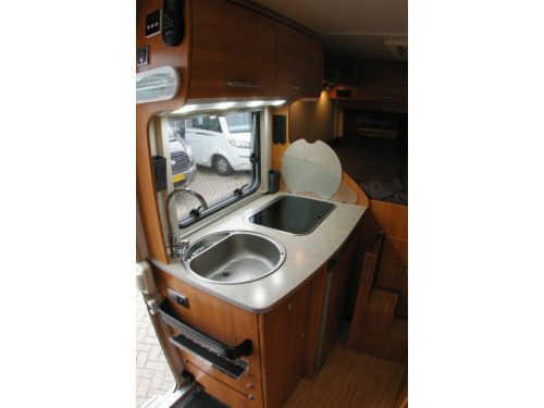 Hymer Exsis-I 522 EX Querbett, XXL Garage. Foto: 5