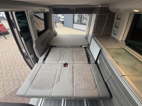 Volkswagen California Ocean T6 Westfalia in new condition DSG automatic 200 hp full options 4 berths electric pop-top roof awning climate control cruise control camera soft-close electric towbar photo: 9