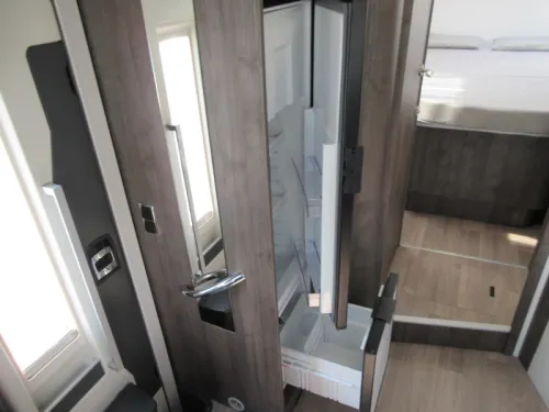 Benimar Cocoon 497 Jung gebraucht mit Carpass Foto: 6