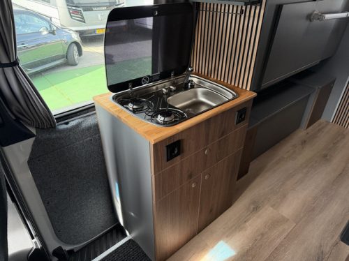 Mercedes-Benz Sprinter / Kostenlose Unterstellm&ouml;glichkeit Foto: 6