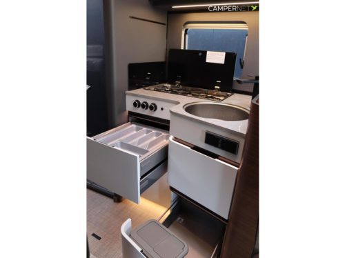 Hymer BMC-I 680 170pk Automaat | Facelift! | Hefbed | Alde | Lithium | Lengtebedden | Stoelverwarming | Gescheiden douche | SLC Chassi foto: 15