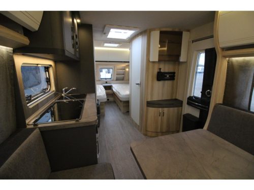 Hobby De Luxe 540 UL Single beds & dinette! photo: 11