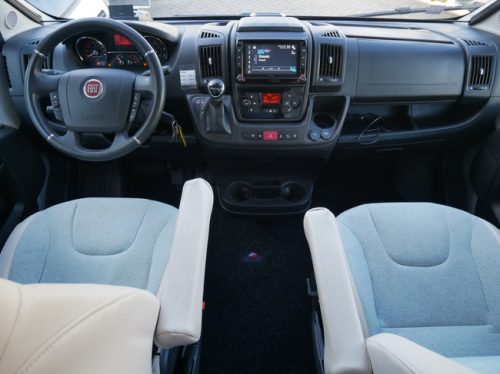 Knaus Van Tourer, Single beds, Pop-top roof, 9-Speed Automatic. photo: 3