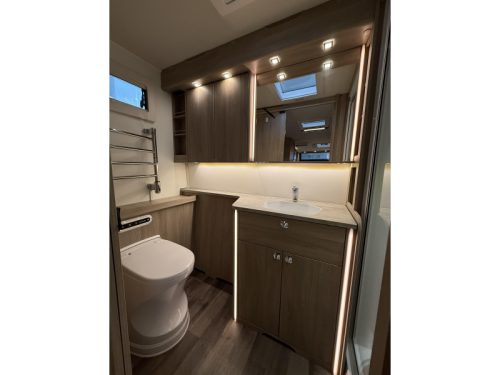 Kabe Royal 780 TDL Frontk&uuml;che - Komplett Foto: 11