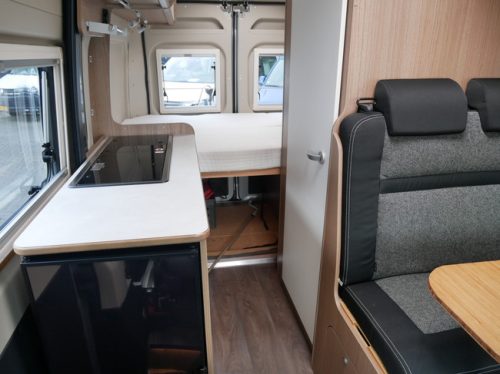 Carado CV 540, 5.40 Meter Van conversion, Transverse bed!! photo: 9