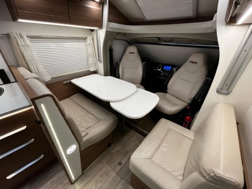 Pilote P 746 GJ Wohnmobil, L&auml;ngsbetten Foto: 5