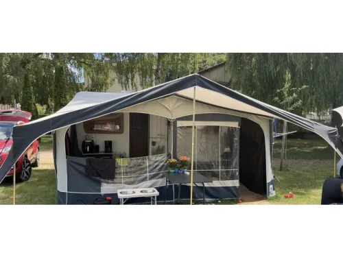 Knaus Sudwind 450 FU French bed dinette toilet  photo: 16