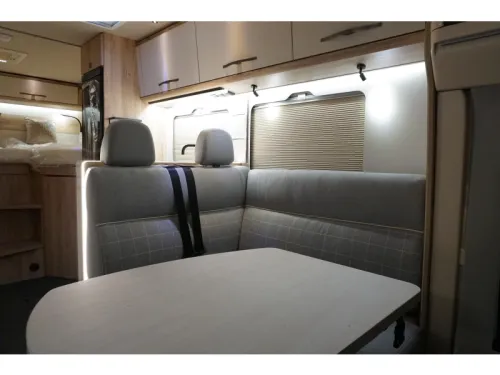 Eura Mobil Profila T 695 EB AUTOMATIK/HEAVY CHASSIS Foto: 13