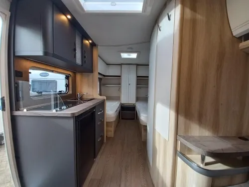 Hobby De Luxe 460 LU 1500kg  foto: 6