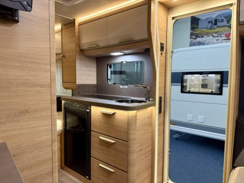Knaus Sudwind Black Selection 460 EU Summer Air Conditioning Special Offer! photo: 17