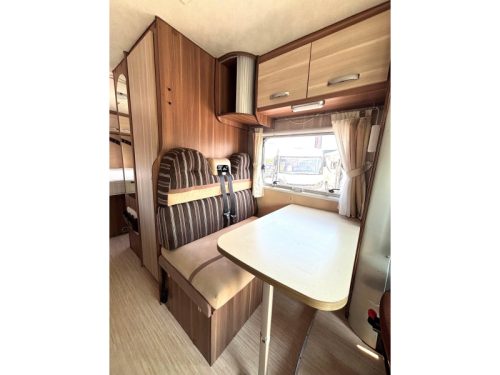 McLouis Glamys 72 Queensbed/2011/Euro4/6.7M photo: 12