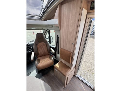 B&uuml;rstner Travel Van T 590 - compact 599 cm  photo: 6