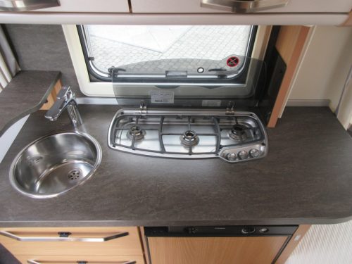 Knaus Sudwind 450 FU GEPFLEGT UND MIT RANGIERHILFE  Foto: 11