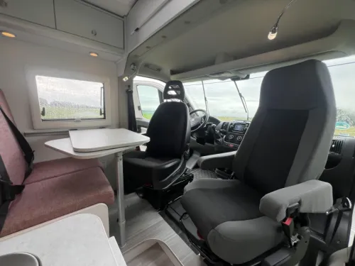 Peugeot Boxer 600 2018 L&auml;ngsbetten Foto: 18