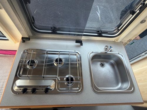 Beyerland Vitesse 400 DV Festbett, FaceToFace, Top-Aufteilung! Foto: 12