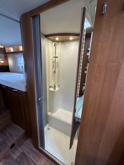 Knaus Van I 650 MEG Platinum Selection, automatic transmission photo: 10