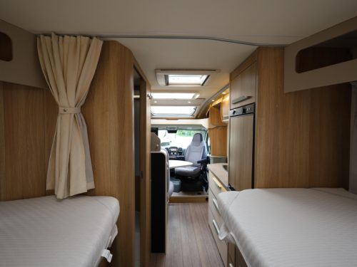 Knaus Sky TI 650 MEG single beds | towbar photo: 3