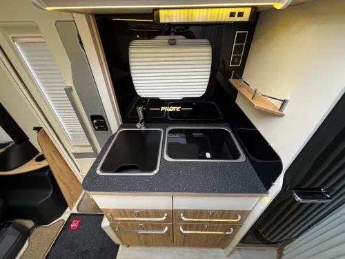 Autocaravana Pilote G 650 C Cama de matrimonio, &iexcl;1er propietario! foto: 6