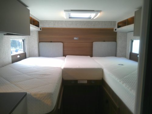 LMC Cruiser 740 EL single beds, Automatic  photo: 20
