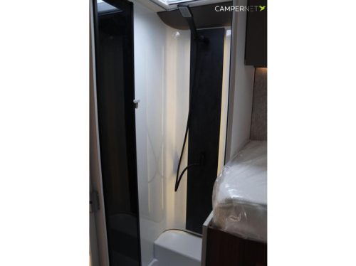 LMC Cruiser 750 EF 180hp Automatic | Diesel heating | Face to face | LED Headlights | Single beds | Separate shower | New from v photo: 20