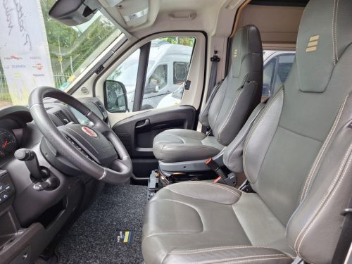 Hymer Yellowstone 636 180HP-AUTOMATIC+LEVELSYS photo: 8