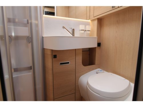 Hymer BMC-I 600 Single beds + Pop-top roof  photo: 24