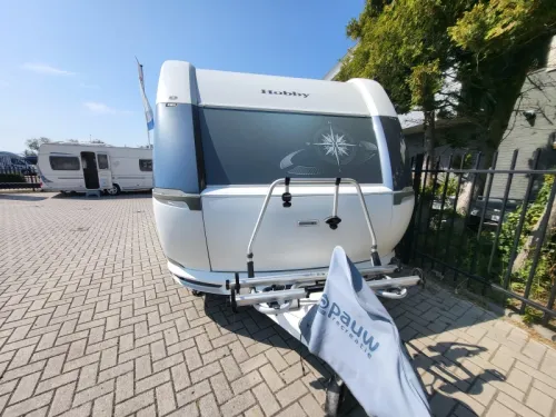 Hobby De Luxe 560 CFE airco en mover  foto: 1
