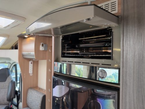 Knaus SKY TI 700 MEG SILVER SELECTION / Free Storage photo: 11