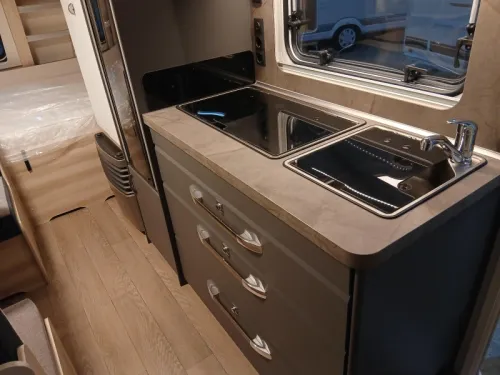 Hobby De Luxe 490 KMF Foto: 6