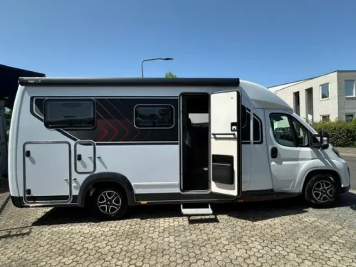 B&uuml;rstner Signature SFT 7.0 - CAMPER VAN HET JAAR!  foto: 2