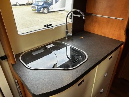 Carthago C-TOURER I 142QB | As good as new | 5,000km| Drop-down bed photo: 19