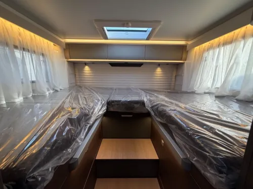 Adria Coral Supreme 670 DL AIRCO/180HP/AWNING photo: 12