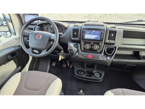 Adria Coral S Queensbed / top condition! photo: 16