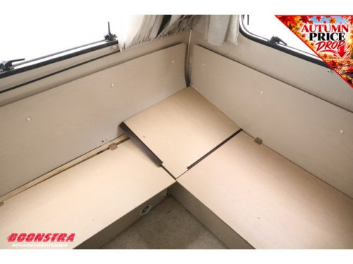 Dethleffs RB 5A Transverse bed Central kitchen photo: 17