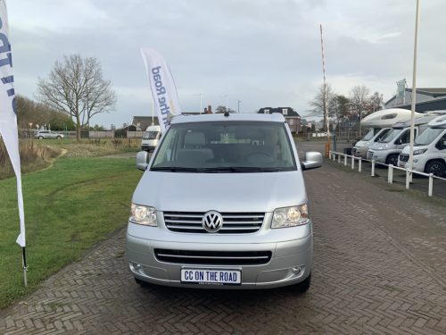 VW Westfalia California 2.5 TDi 130 HP, 5 Seats, 4 Berths, Electric pop-top roof / side door, Year of manufacture 2006 Motorhome Centrum On the Road at the Noorderringweg 4 in Marum. photo: 25
