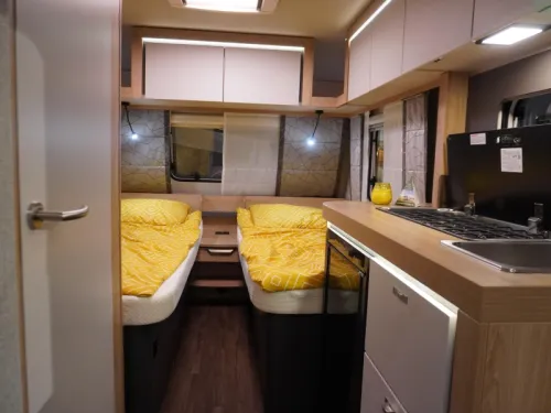 Knaus Sport 460 EU SINGLE BEDS / SPACIOUS SEATING photo: 3