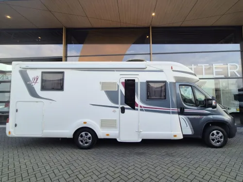 Rapido 696 F Premium Edition E&P Levelsysteem Foto: 6