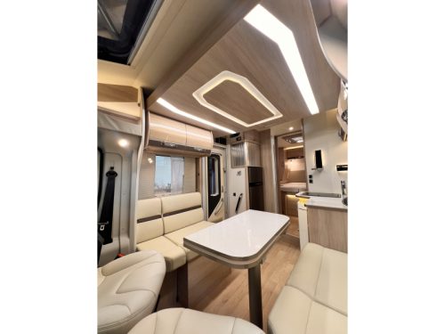 Rapido 696 F Premium Edition Face to face  Foto: 8