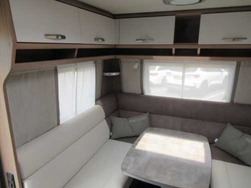 Tabbert Rossini Booster 540 E WITH MOVER AND FIXED AWNING photo: 3