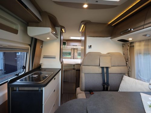 Malibu Van Charming 600 DB automatic | towbar photo: 2