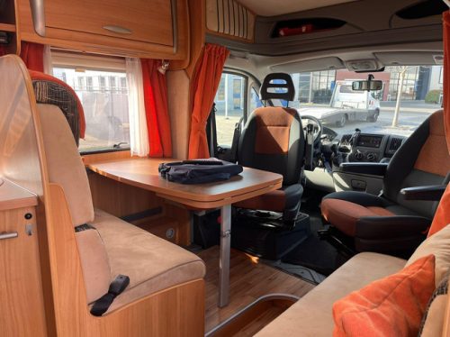 Chausson Flash 08 | Fiat Ducato 130 MultiJet | Awning | Camera | Bike rack | Air conditioning (engine compartment) | Carplay | TV | Pilot seats photo: 20