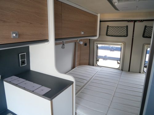 Sunlight 540, Compacte 5.40 Buscamper, Dwarsbed, Dakairco, Trekhaak foto: 15